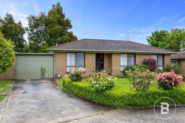 16 Burnbank Close, Lake Wendouree VIC 3350