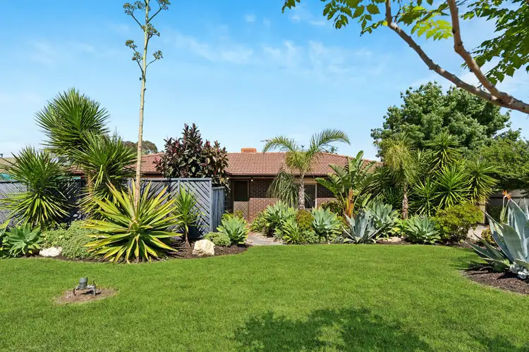 3 Coorumbena Crescent