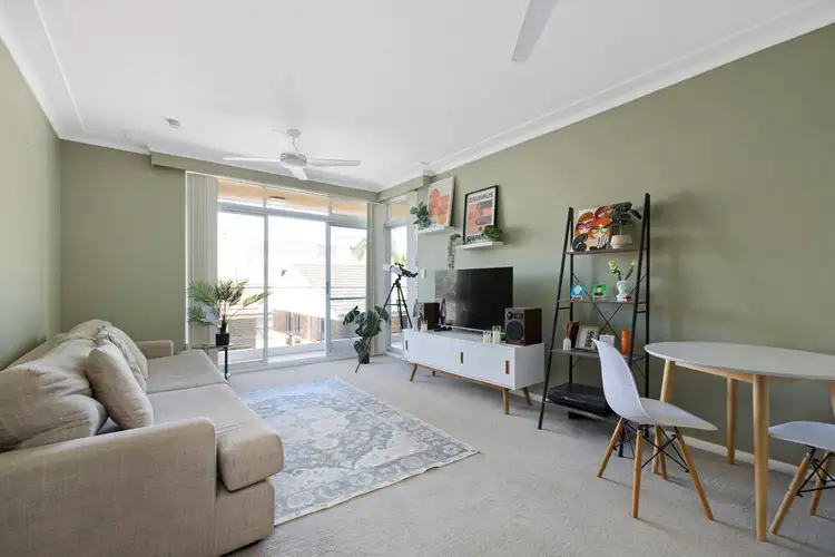 2/83 Howard Avenue, Dee Why NSW 2099