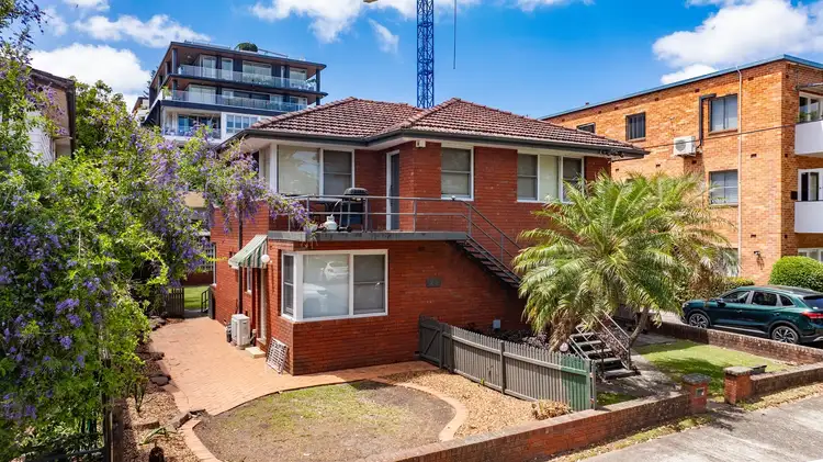 Third view of Homely unit listing, 1/29 Masons Parade, Point Frederick NSW 2250