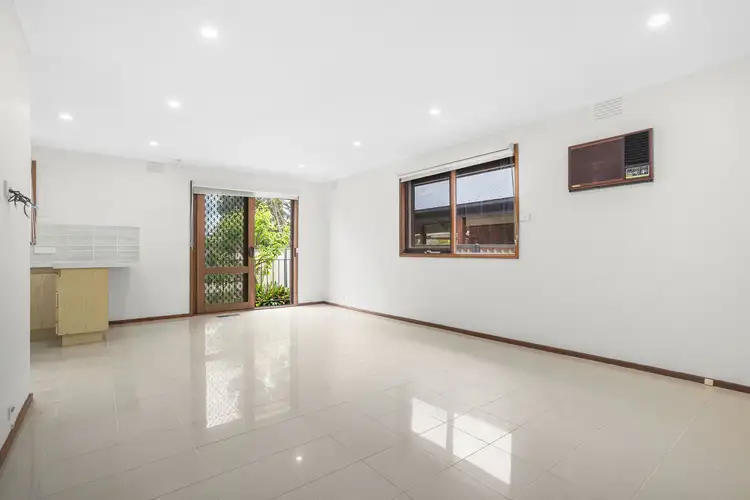 Second view of Homely house listing, 5 Hunt Crescent, Clarinda VIC 3169