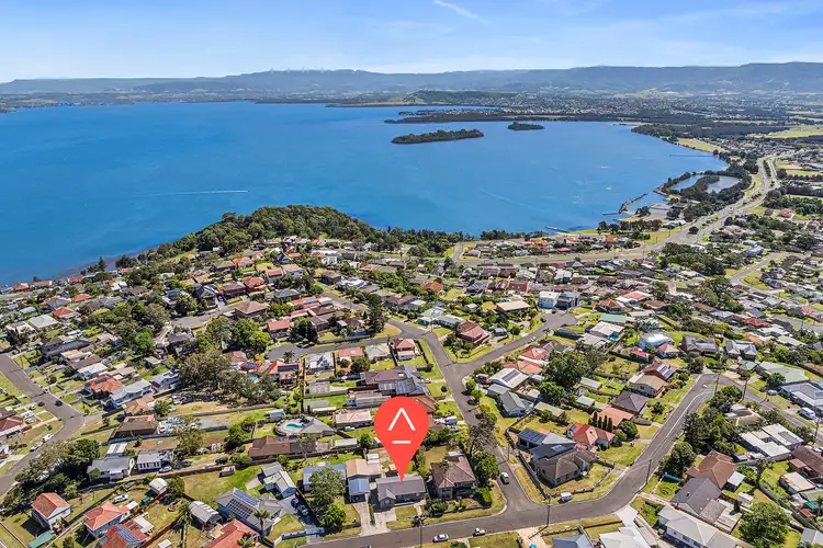 46 Noble Parade, Lake Heights NSW 2502