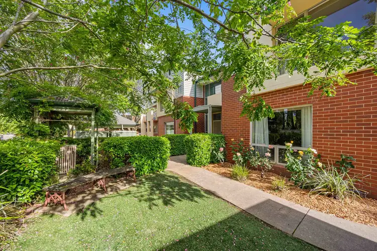 4/102 Drummond Street North