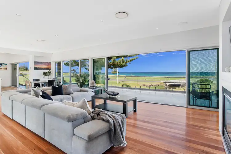 1 Hutton Avenue, Bulli NSW 2516