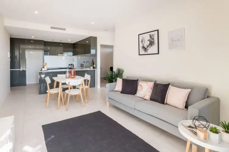 25/908 Logan Road, Holland Park West QLD 4121