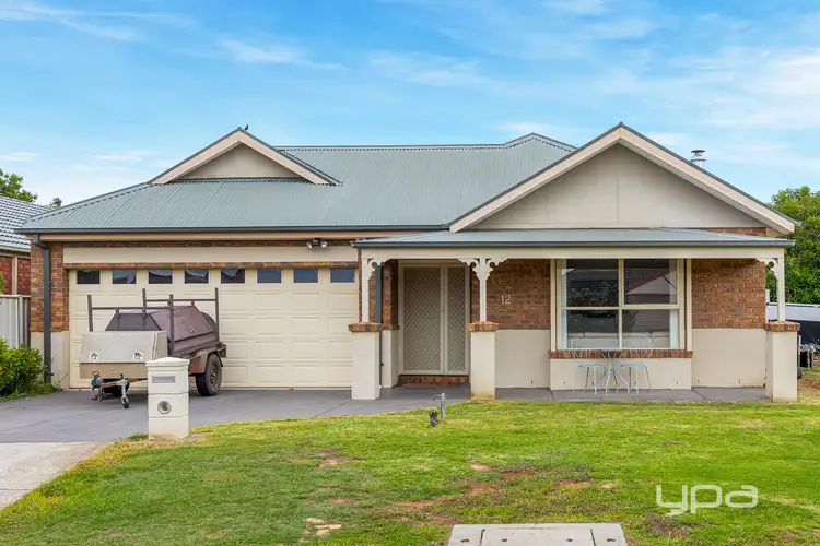 12 Hammersley Place, Caroline Springs VIC 3023