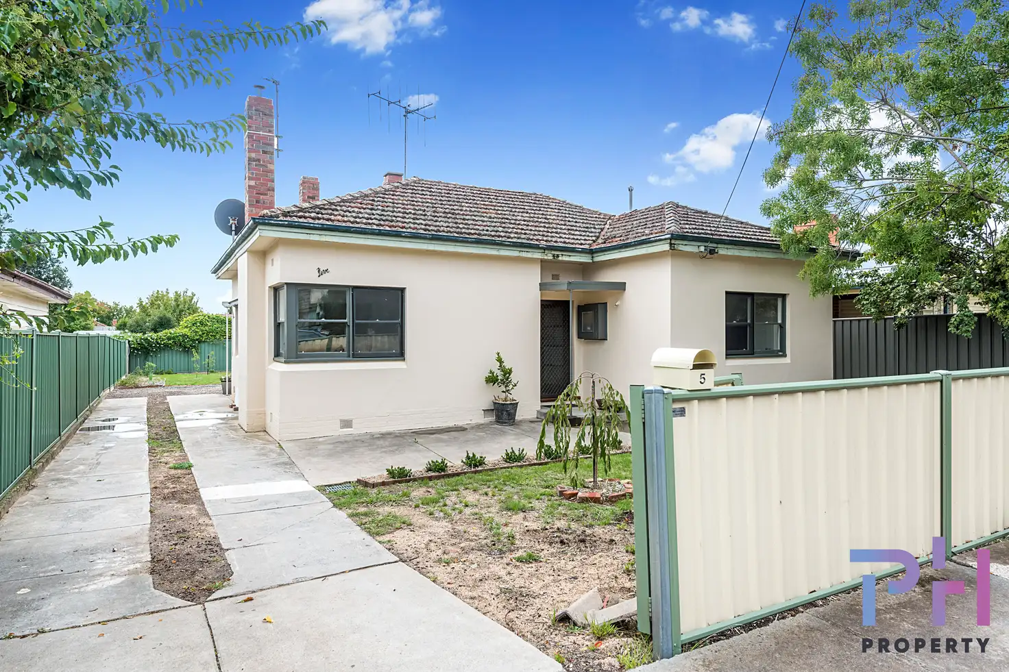 Main view of Homely house listing, 5 Hammer Street, Flora Hill VIC 3550