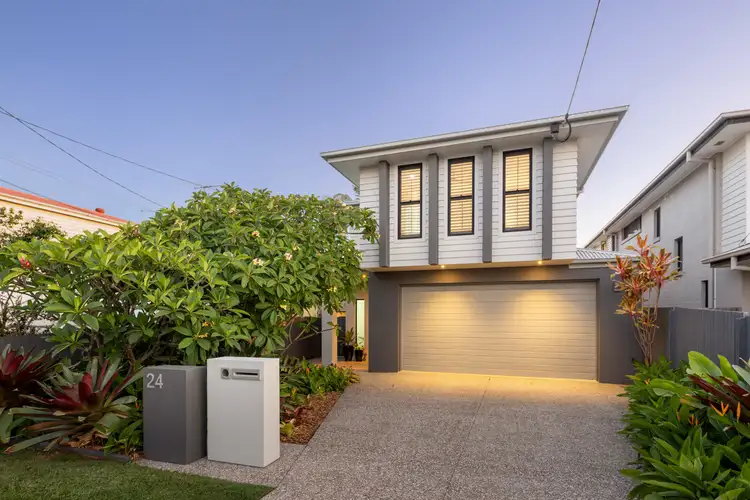 24 Waterview Avenue, Wynnum QLD 4178