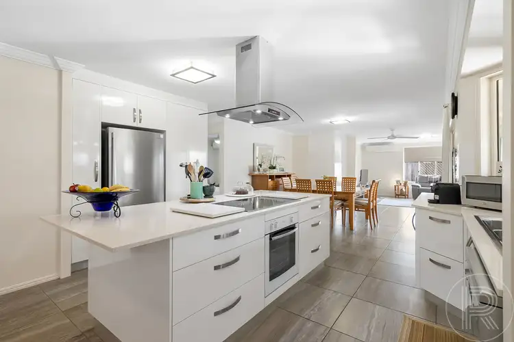 2 Silveroak Court, Mountain Creek QLD 4557