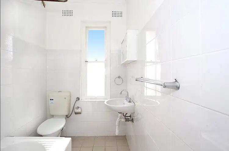 Third view of Homely apartment listing, 3/144 Ernest Street, Crows Nest NSW 2065