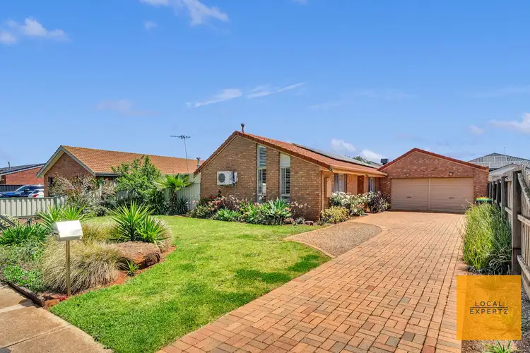10 Denny Place, Melton South VIC 3338