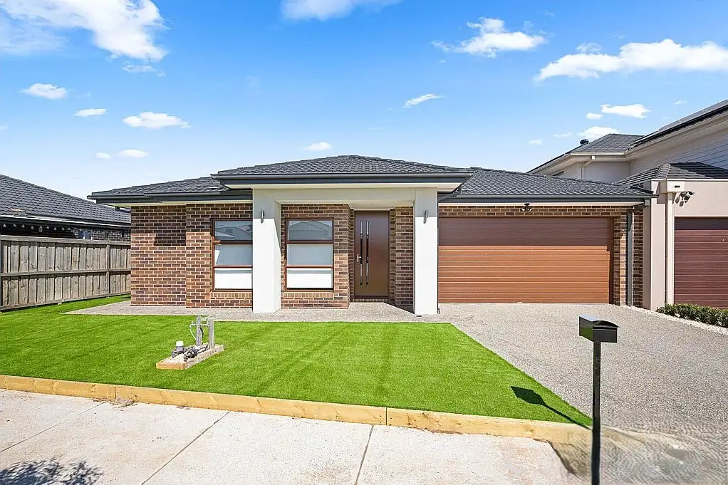 Main view of Homely house listing, 16 Lomond Street, Thornhill Park VIC 3335