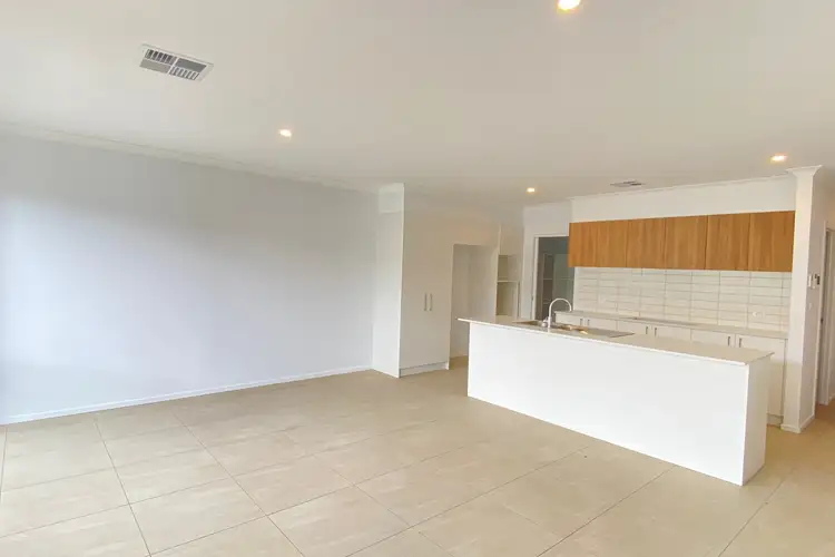 25 Saltbush Parade, Tralee NSW 2620