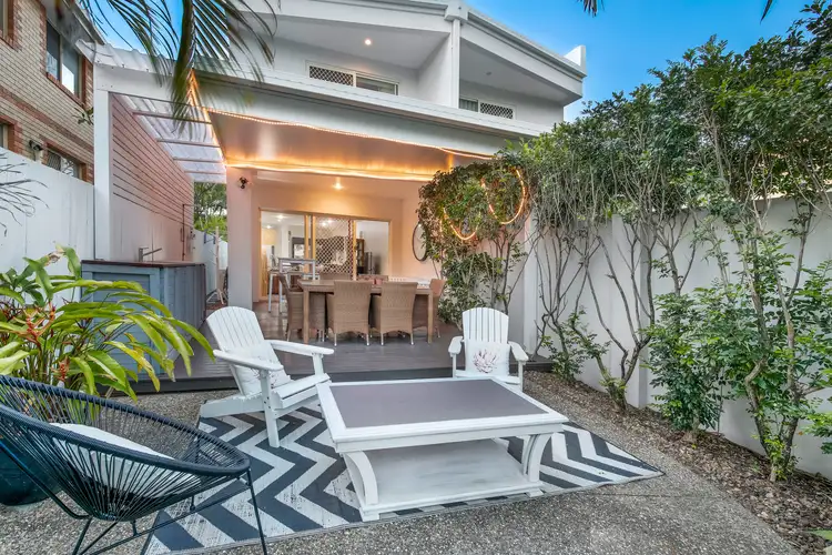 2/32 Ventura Road, Mermaid Beach QLD 4218