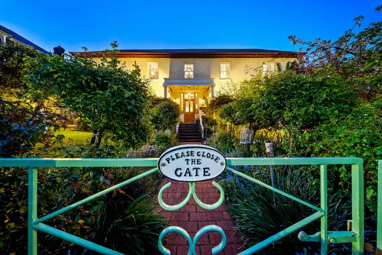 19 West Parade, Deloraine TAS 7304