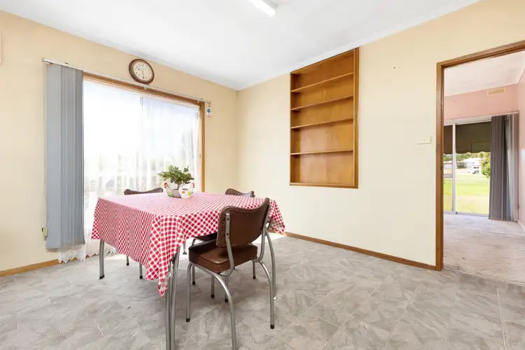 Fifth view of Homely house listing, 67 Sunnycliffs Crescent, Red Cliffs VIC 3496