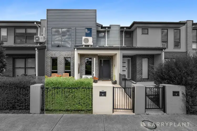 8 Fragrance Terrace, Manor Lakes VIC 3024