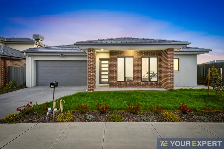 52 Theatre Circuit, Clyde North VIC 3978