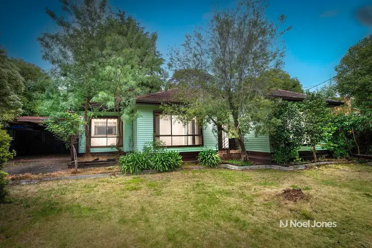 10 Seares Drive, Ringwood East VIC 3135