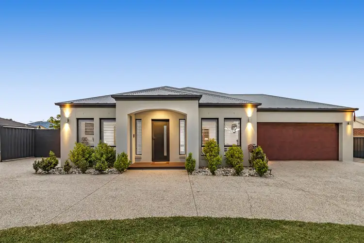 4 Grenadier Grove, Hillside VIC 3037