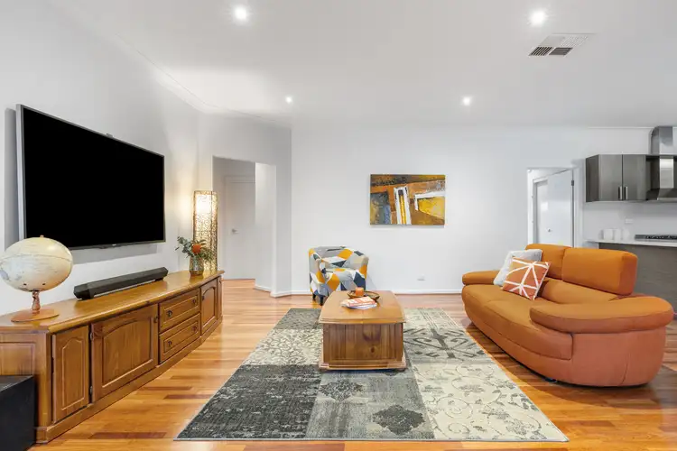 Sixth view of Homely house listing, 4 Grenadier Grove, Hillside VIC 3037