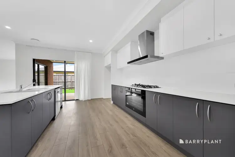 16 Pollard Avenue, Doreen VIC 3754