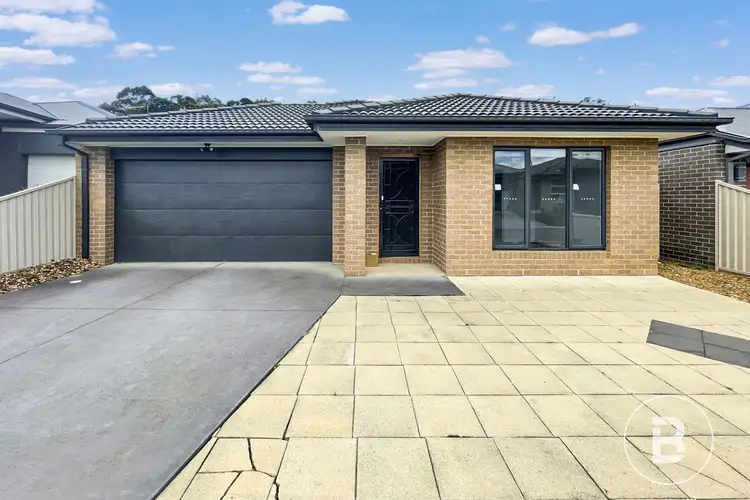 11 Fairy Wren Circuit, Mount Clear VIC 3350