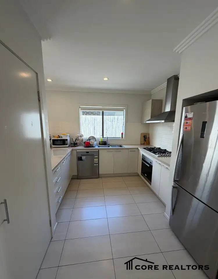 Second view of Homely house listing, 5 Spinebill Court, Pakenham VIC 3810