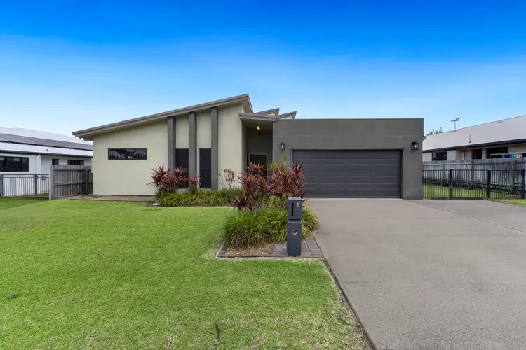 8 Tamarind Avenue, Norman Gardens QLD 4701