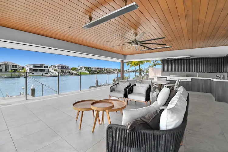 33 Namatjira Court, Broadbeach Waters QLD 4218