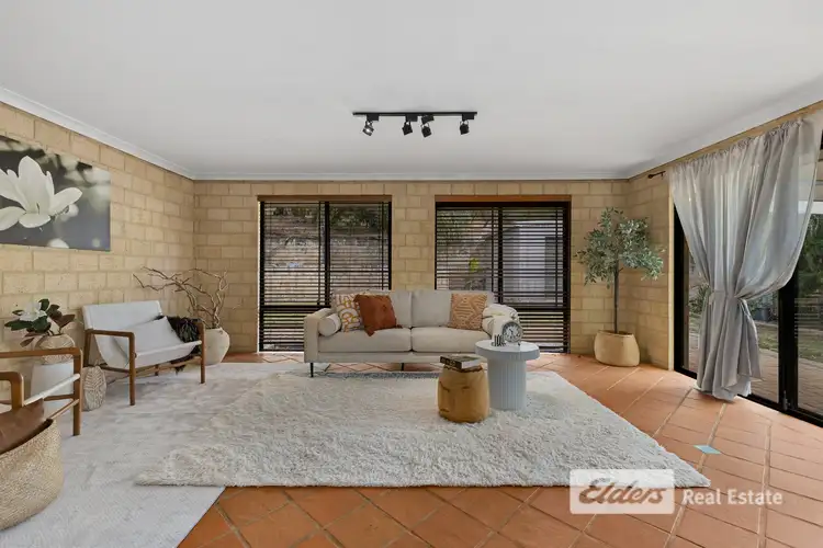 18 Christchurch Place, College Grove WA 6230