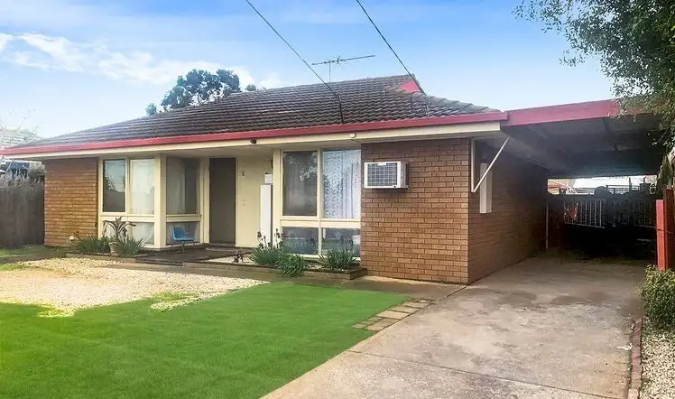 5 Lachlan Road, Melton South VIC 3338