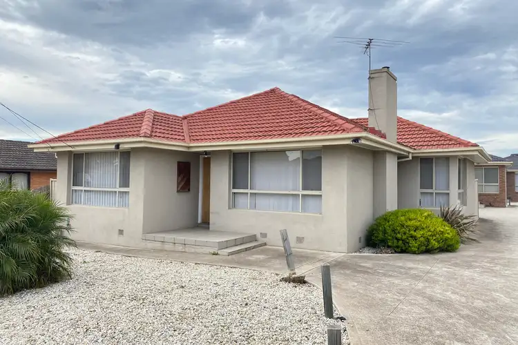 1/4 Winnington Street