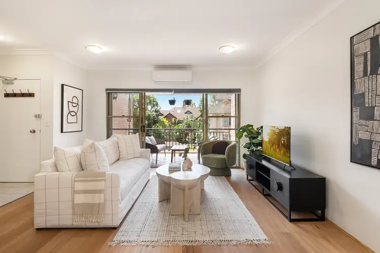 29/8 Williams Parade