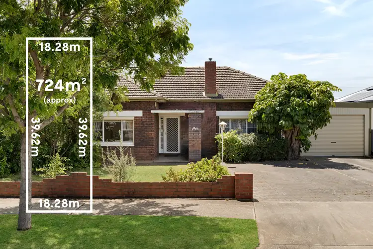 16 Collingwood Avenue