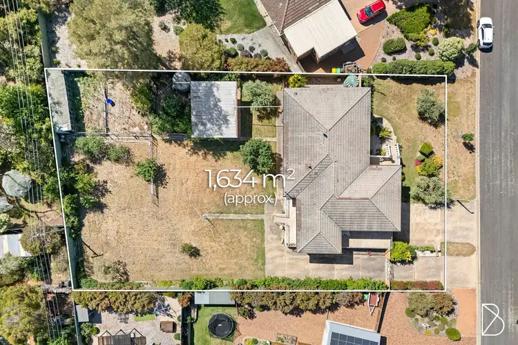 13 Mckeahnie Street, Weetangera ACT 2614