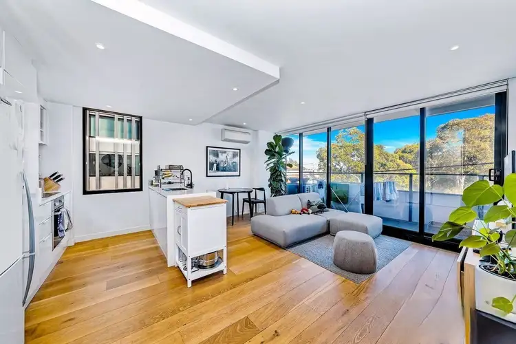 114/24 Barkly Street