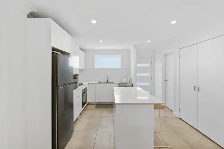 12/93-97 Broughton Street