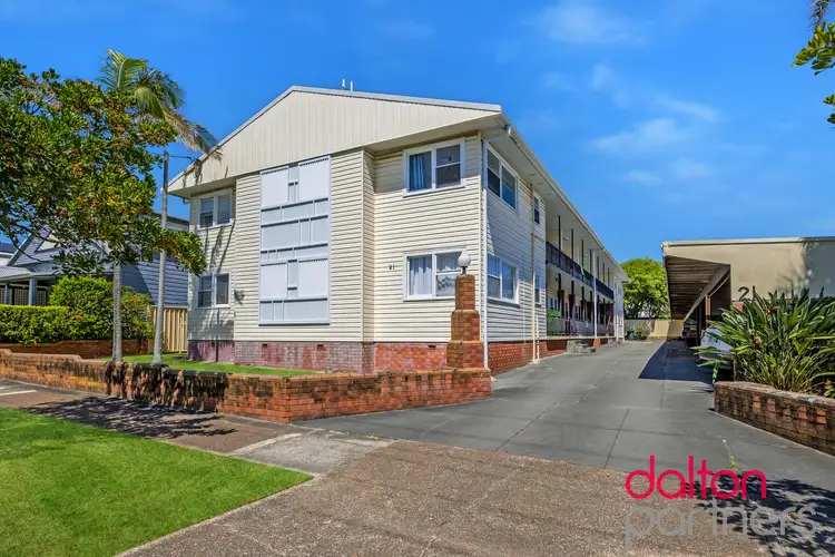 2/21 Ranclaud Street