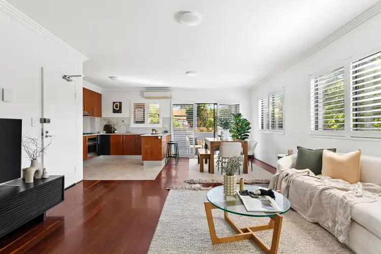 1/50 Carlton Crescent