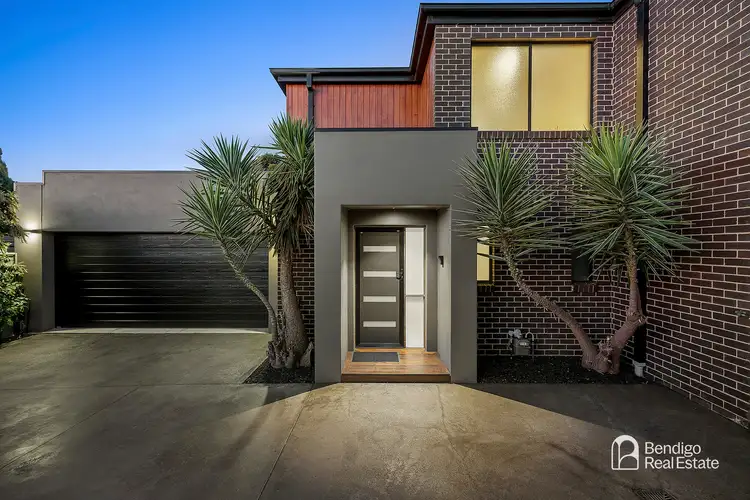 2/23A Nish Street, Flora Hill VIC 3550