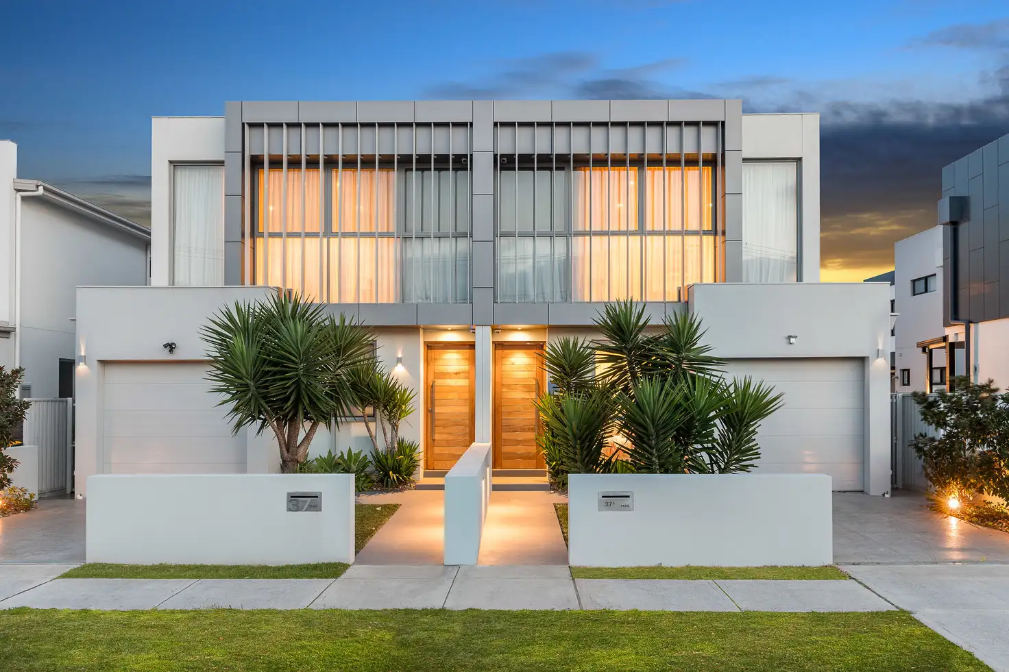 Main view of Homely semi-detached listing, 37 Eyre Street, Chifley NSW 2036