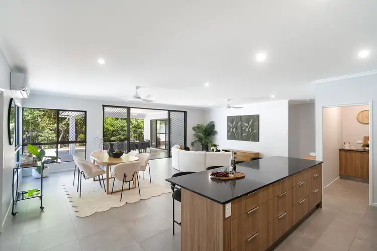 35 Seaside Parade, Palm Cove QLD 4879