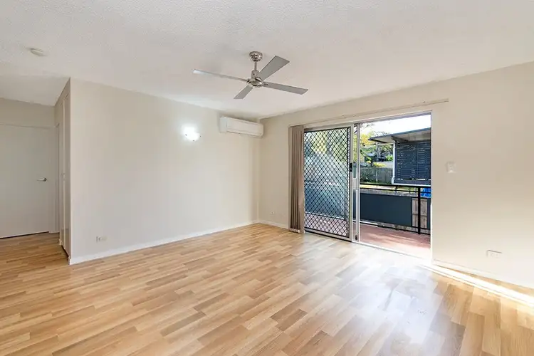 4/2 Honeysuckle Street