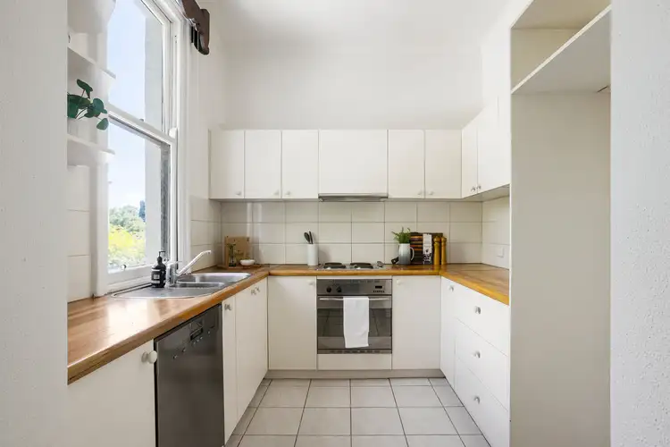 Fifth view of Homely apartment listing, 8/25 Queens Road, Melbourne VIC 3004