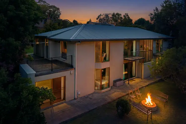 6 Bishop Crescent, Armidale NSW 2350