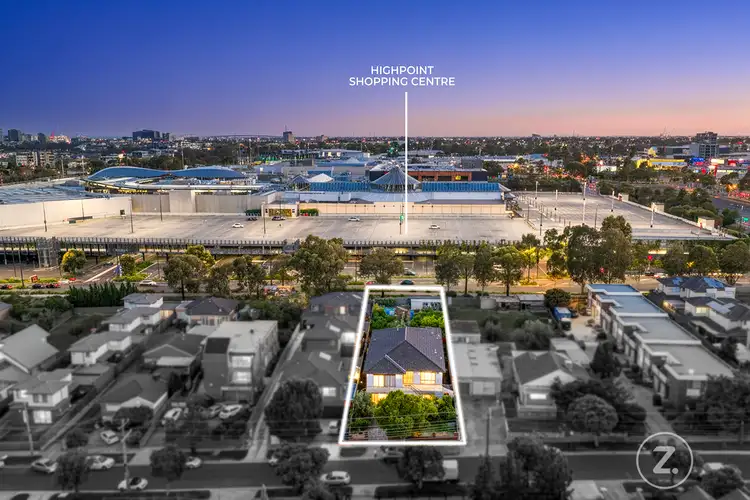 39 Bloomfield Avenue