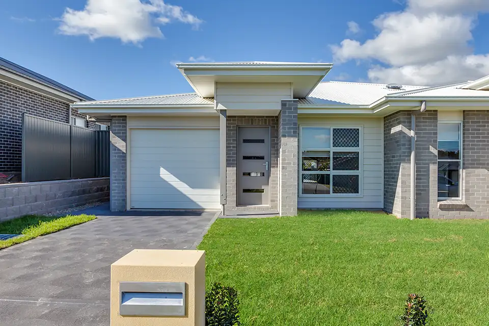 Main view of Homely house listing, 1/50 Mapplewell Circuit, Farley NSW 2320