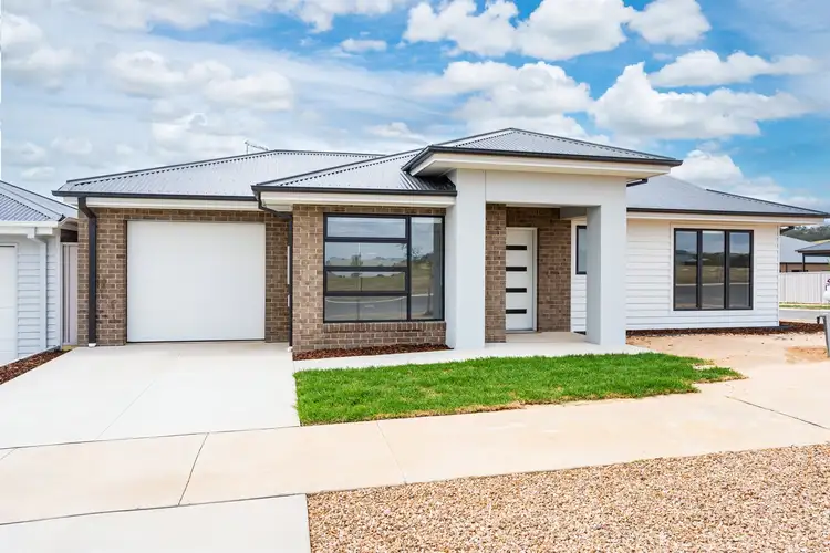 14 Stobie Crescent, Leneva VIC 3691