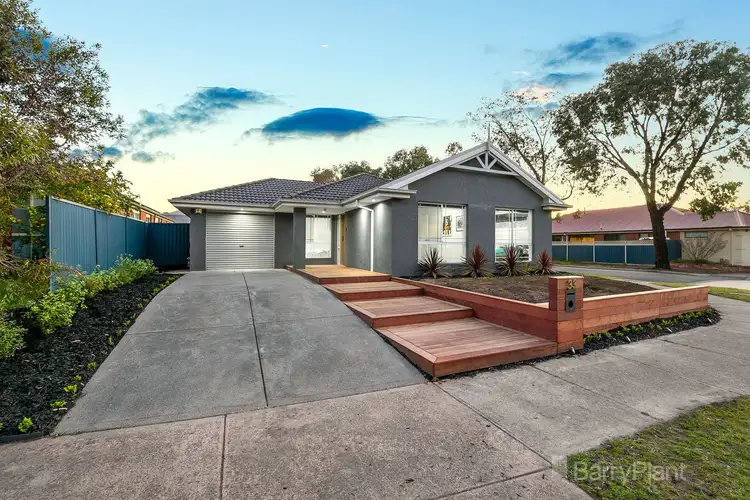 33 The Parkway, Pakenham VIC 3810